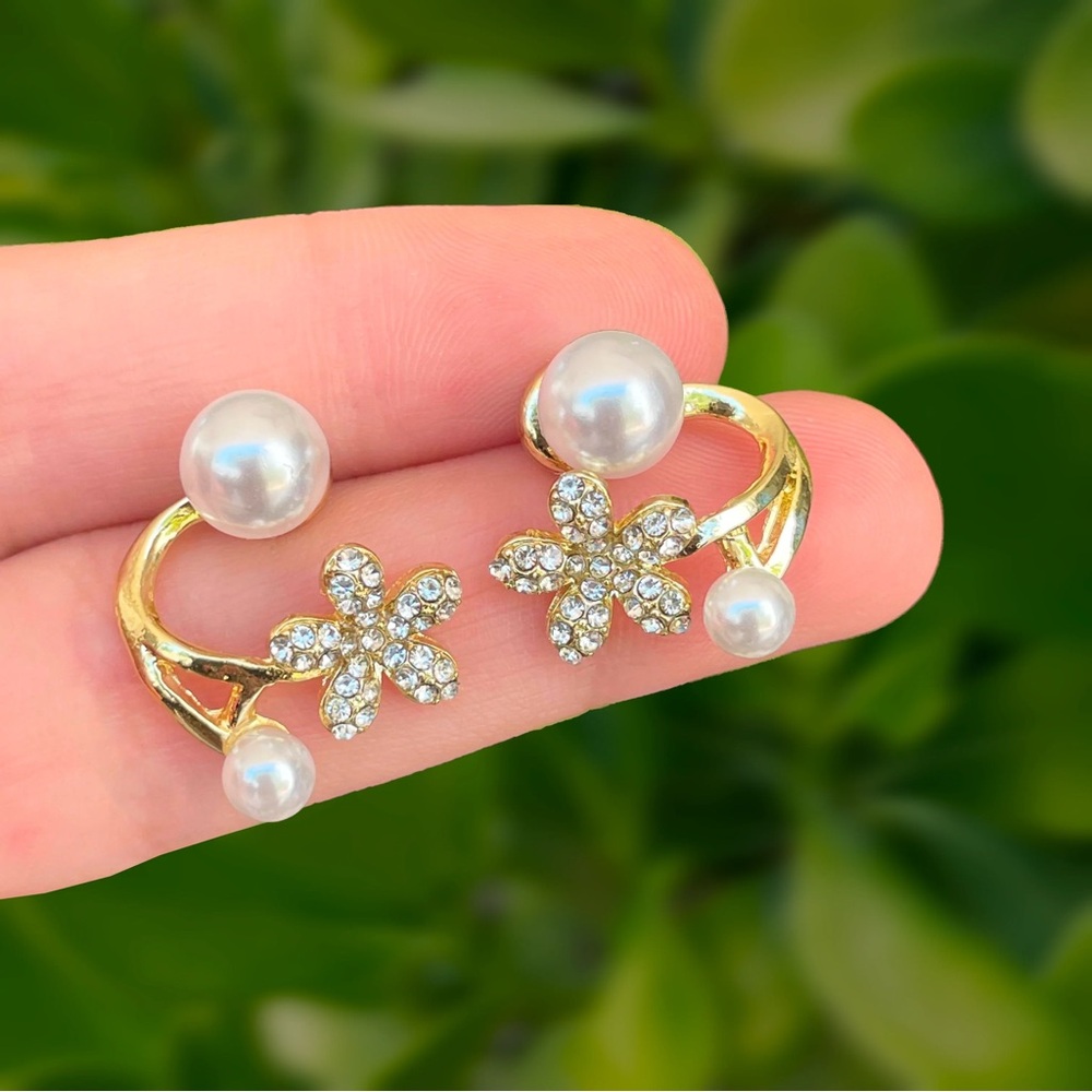 Elegant Gold and Pearl Floral Earrings
